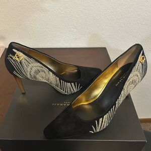 Donna Karan Black and Gold Elegant Heels
